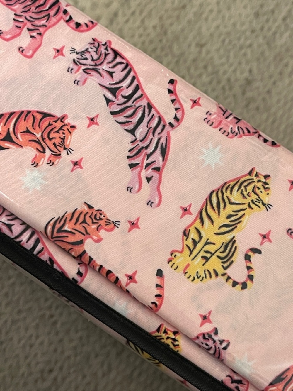 Queen Size Tiger Sheets by Betsy Johnson. - Picture 6 of 9
